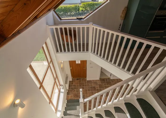 Stylish, Spacious Sea View House