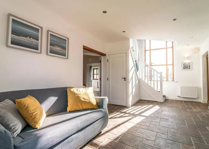 Semesterbostad Stylish, Spacious Sea View House Galway