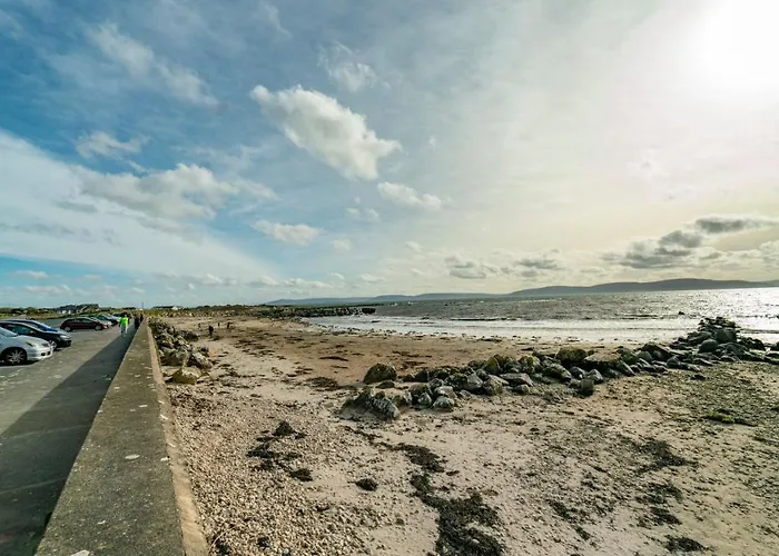 Stylish, Spacious Sea View House Semesterbostad