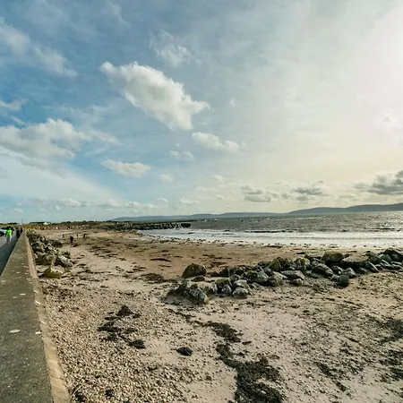 Stylish, Spacious Sea View House Prázdninový dům