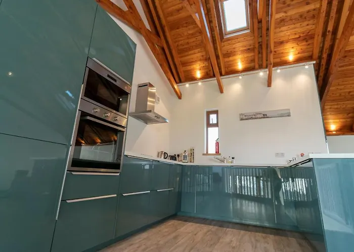 Stylish, Spacious Sea View House Nyaraló