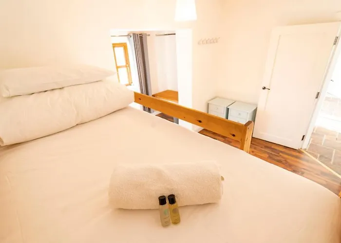 Nyaraló Stylish, Spacious Sea View House